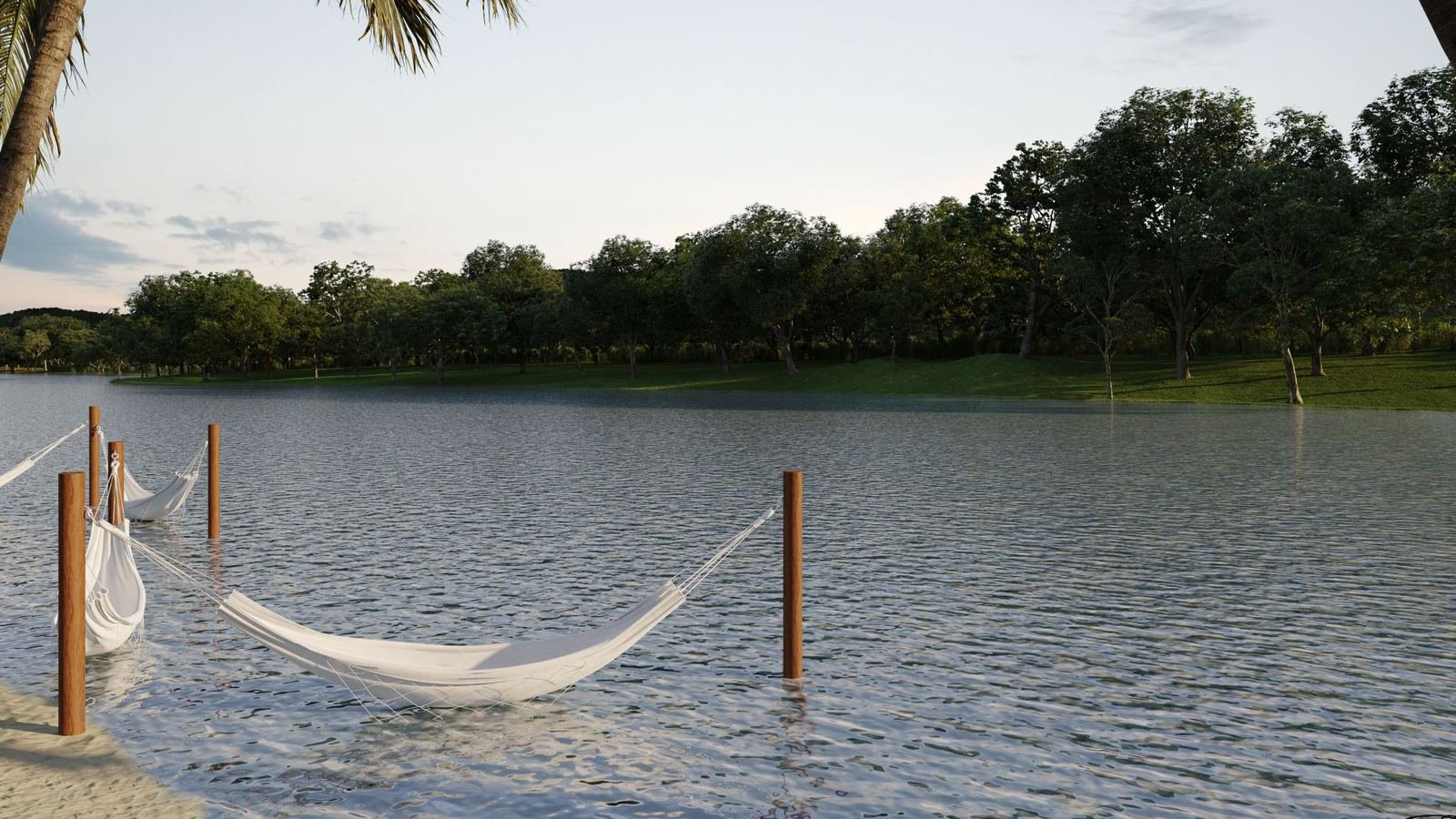 Prainha com redário sobre o lago